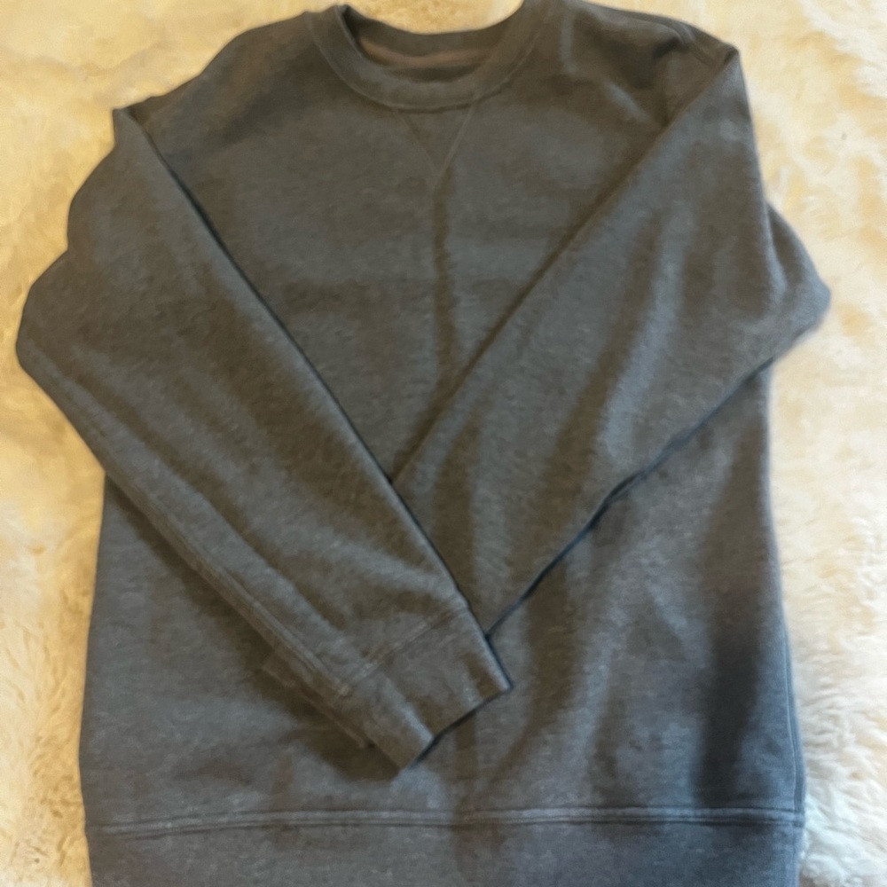 Women’s Lululemon crew neck sweater